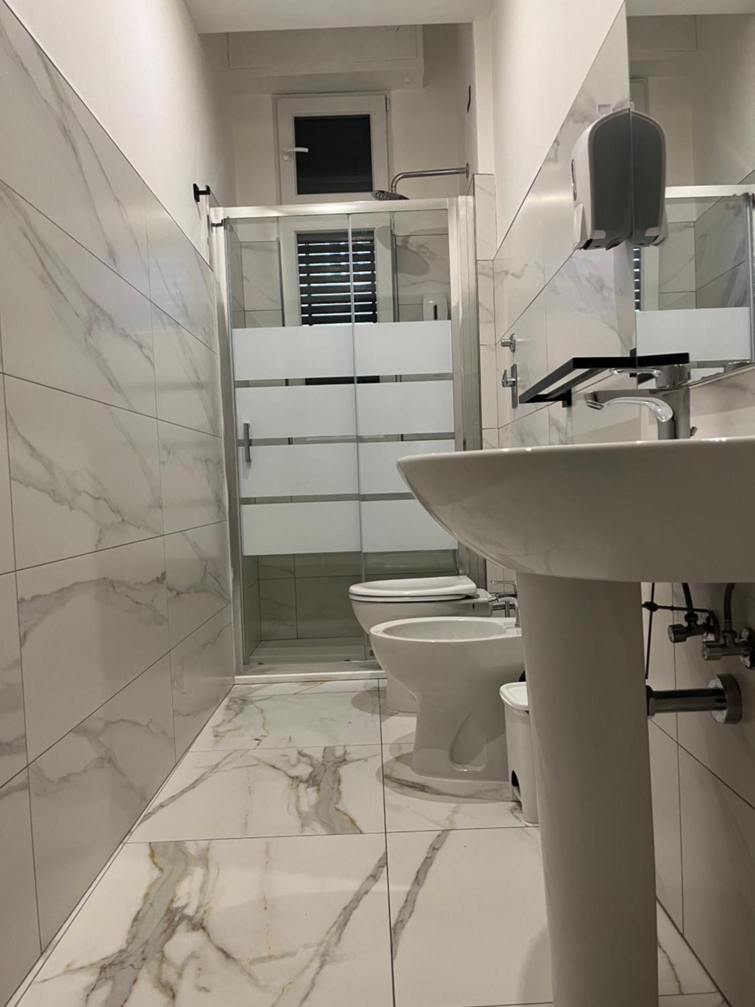 Jcube Apartments Bocconi Milano Zewnętrze zdjęcie